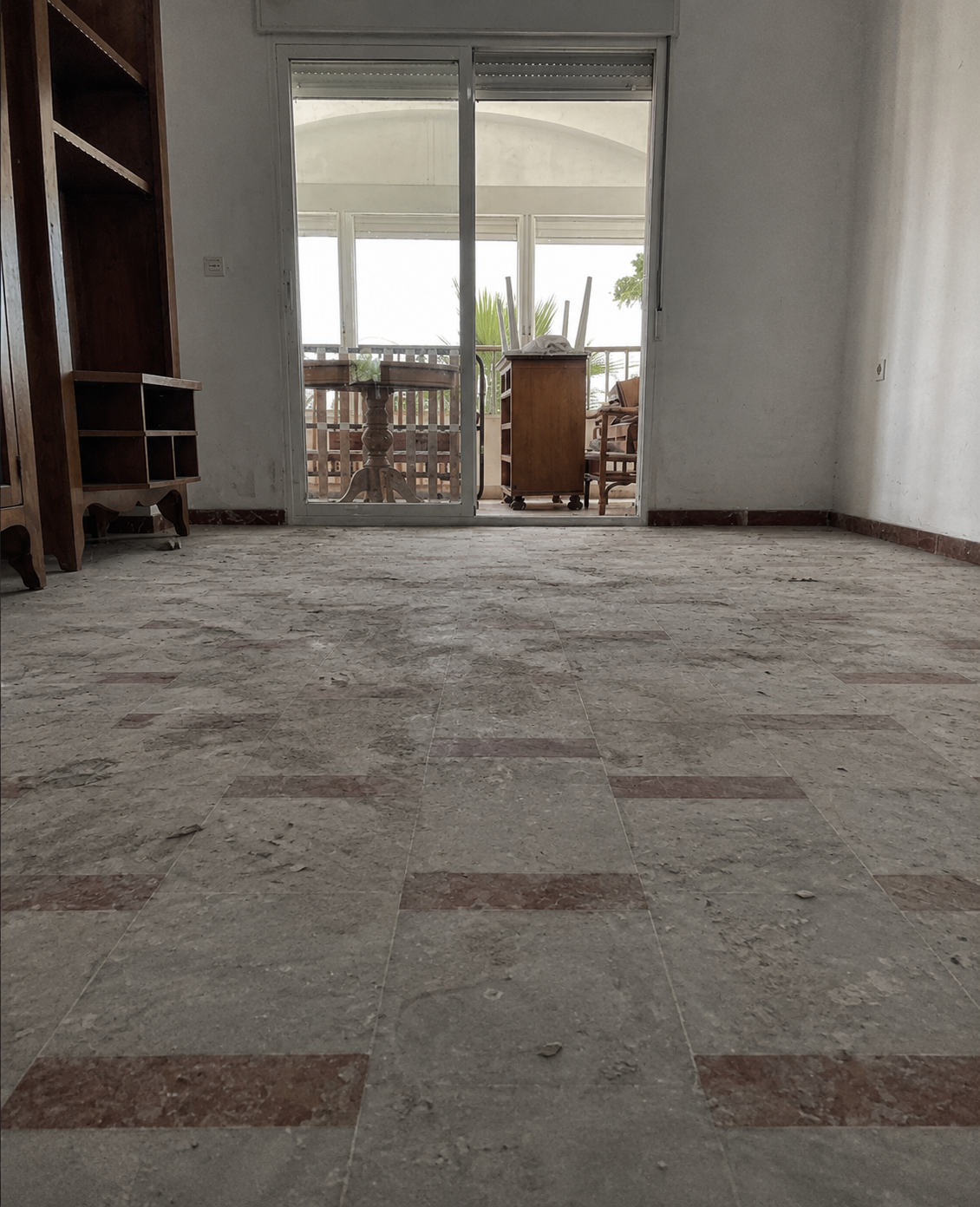 Kashmir White granite staircase before restoration with worn surface and dull finish in Delhi